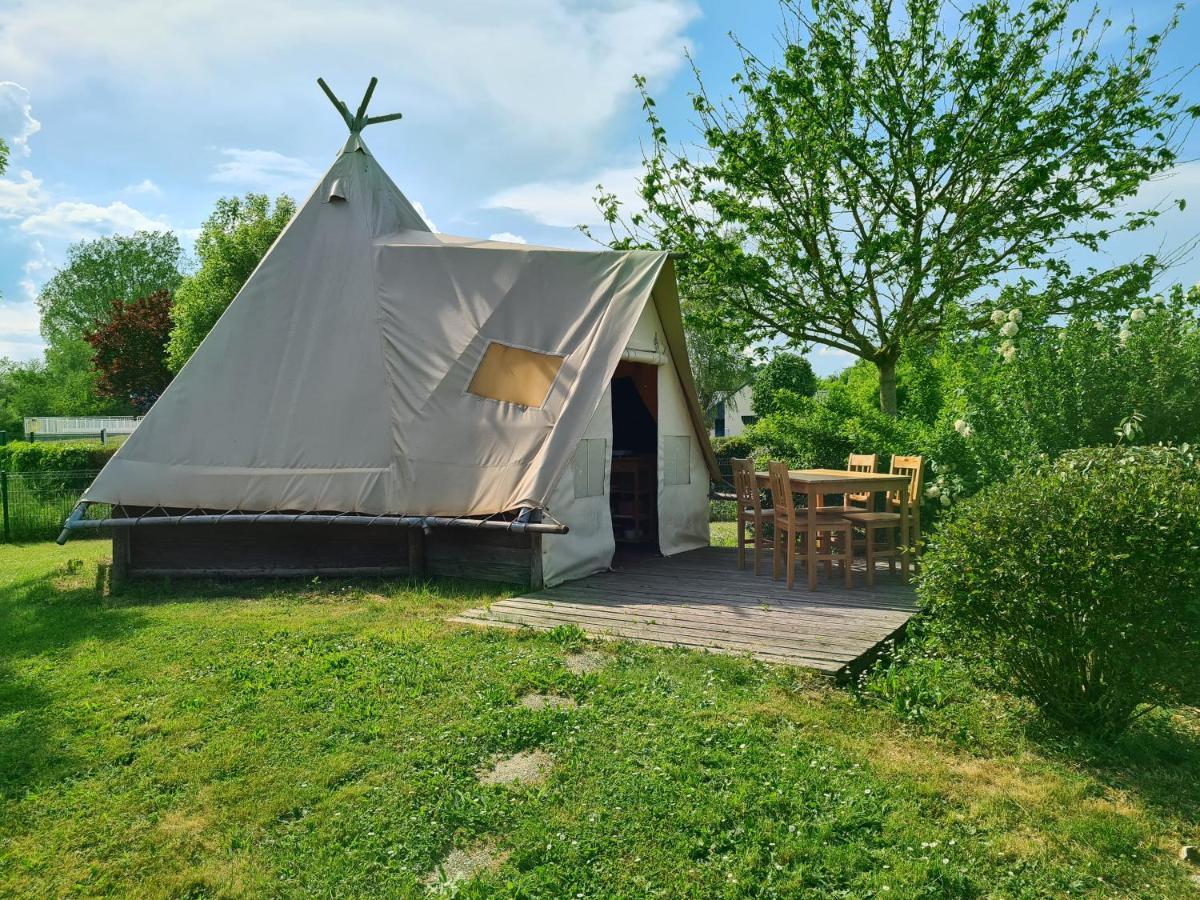 Resort & Camping - Val De Braye Besse-sur-Braye ภายนอก รูปภาพ