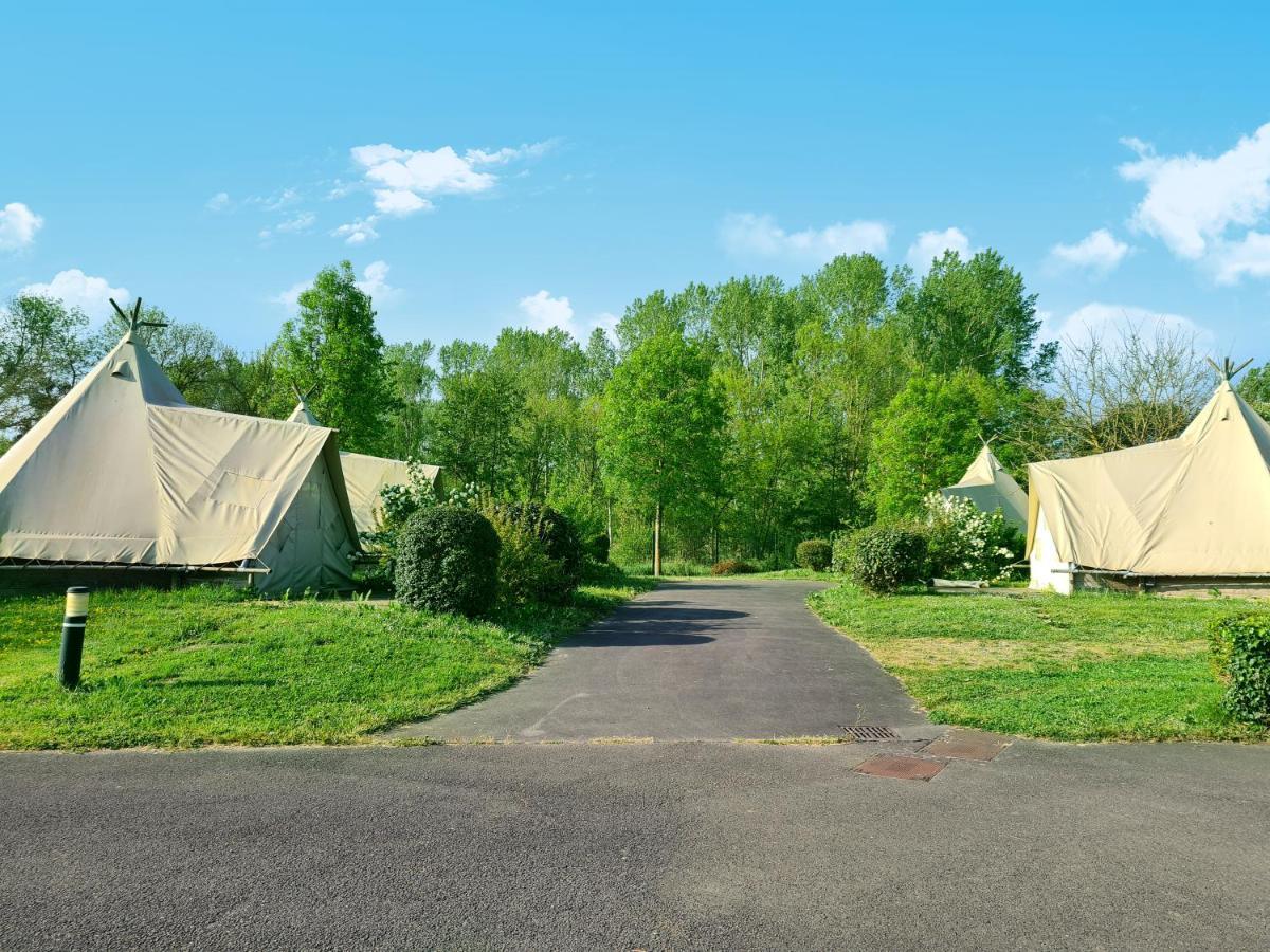 Resort & Camping - Val De Braye Besse-sur-Braye ภายนอก รูปภาพ