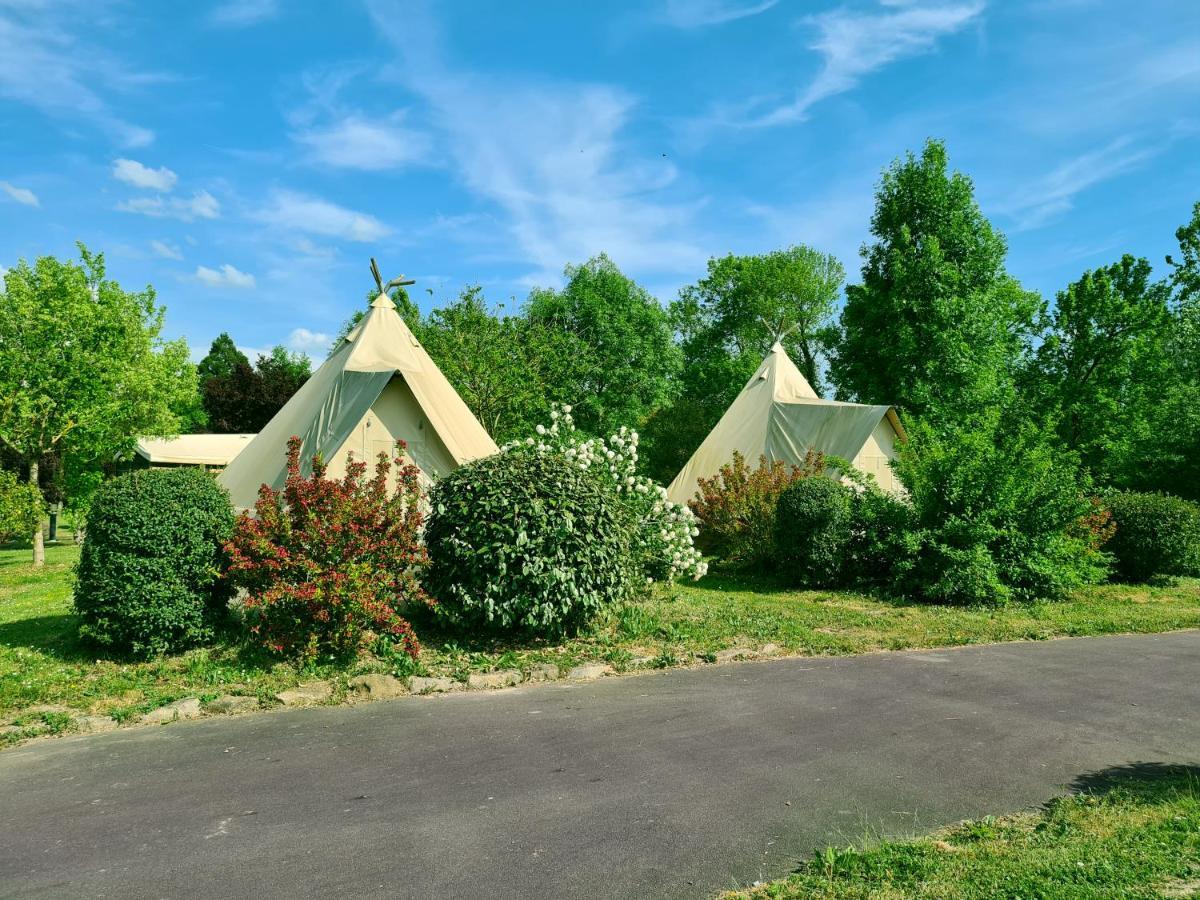 Resort & Camping - Val De Braye Besse-sur-Braye ภายนอก รูปภาพ
