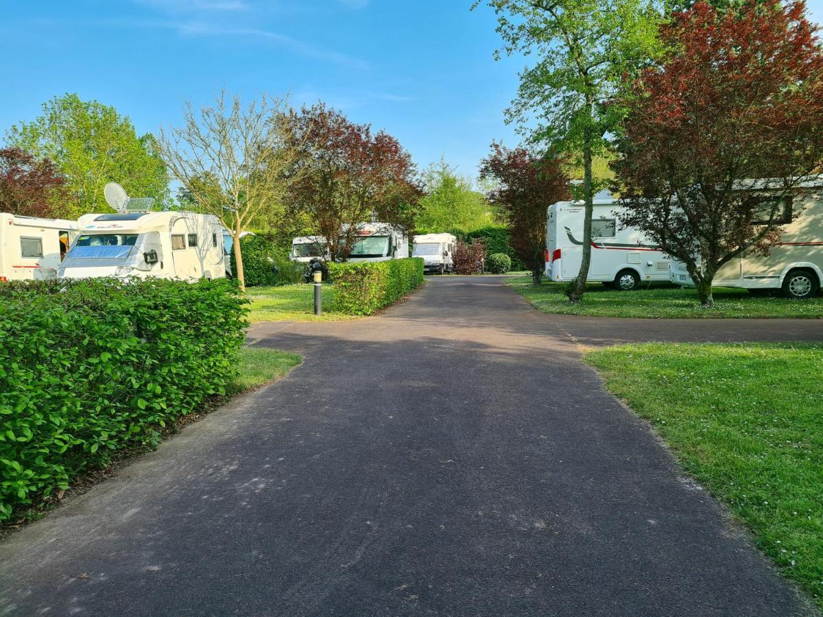 Resort & Camping - Val De Braye Besse-sur-Braye ภายนอก รูปภาพ