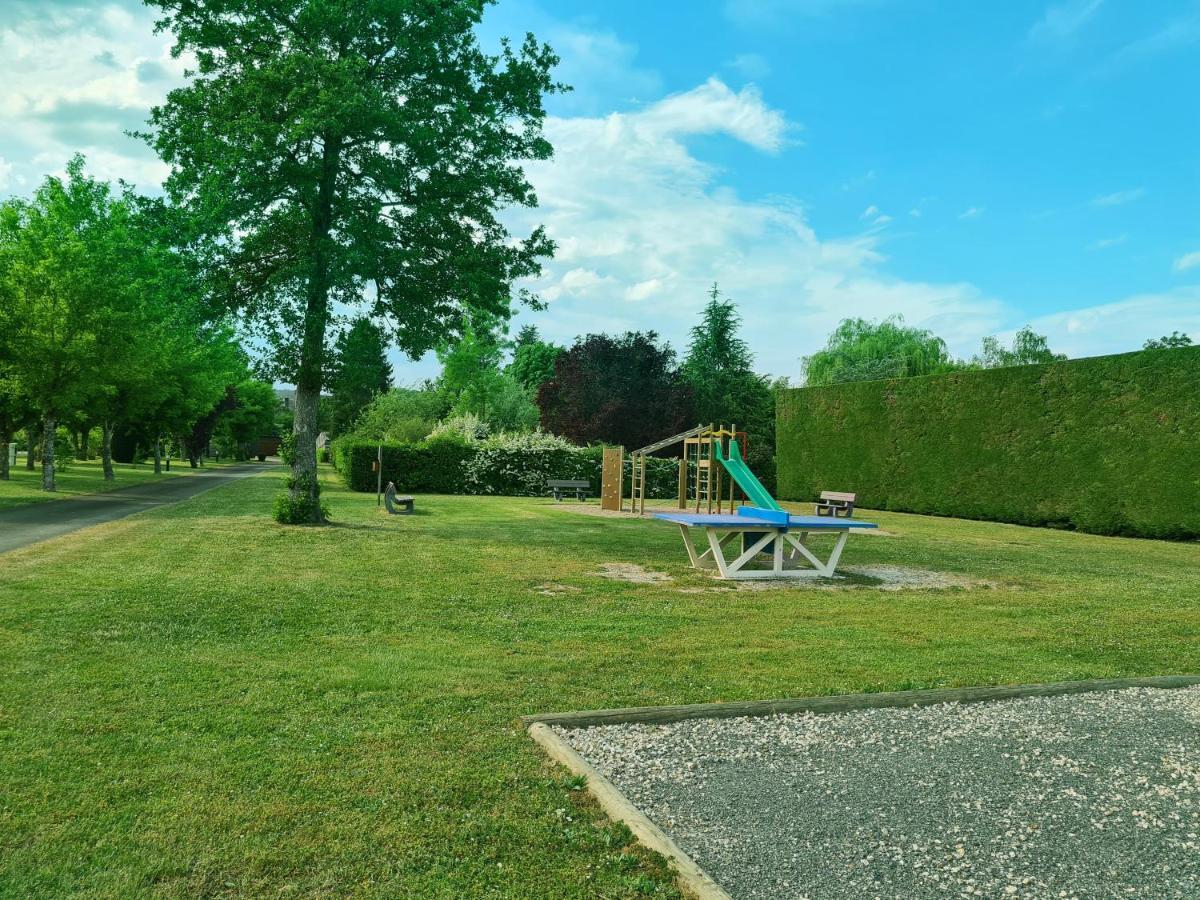 Resort & Camping - Val De Braye Besse-sur-Braye ภายนอก รูปภาพ