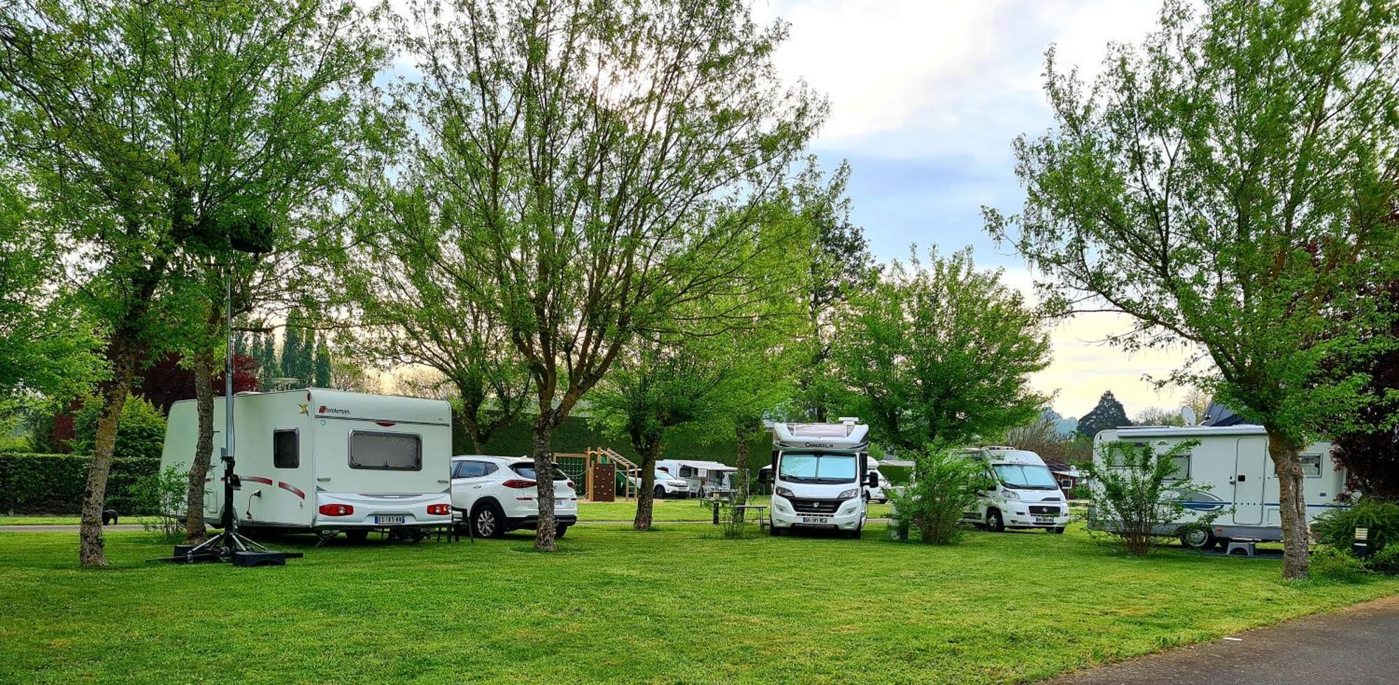 Resort & Camping - Val De Braye Besse-sur-Braye ภายนอก รูปภาพ